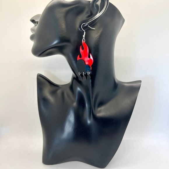 Flaming Heart Earrings - 3D Earrings - Rain Drop Earrings - Halloween Earrings - Picture 6 of 8